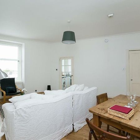 St Margaret'S Loch Apartment エディンバラ エクステリア 写真